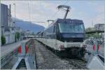 Seit alle vier GoldenPass Express Zugspaare verkehren sind die drei MOB Ge 4/4 Serie 8000 gut beschäftig, so erstaunt es, als ich die MOB Ge 4/4 8002 am Schluss des Regionalzugs 2212 sah.