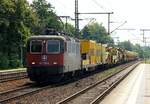 Im Einsatz für HSL fährt hier die SBB Cargo 4421 376-5 als Zuglok des DGV 92762(Wissen/Sieg/Löhne-Padborg/DK) mit einem Spitzke Bauzug, Bettungsreinigungsmaschine RMS 900/9980 9414