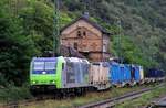 BLS 4485 014-5 mit Tragwagenzug Kaub am Rhein.