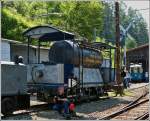 Der interessante Wassersprengwagen Xe 2/2 N 1 fand so einiges an Beachtung am 27.05.2012 in Chaulin, auch wenn Fotografen das Motiv teilweise verdecken.