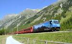 RhB Ge 4/4 III Nr.647 mit Werbung Swiaa Cantabank im Albuler Tal am 19.08.2009.