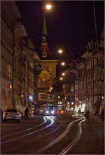 Marktgasse in Bern. Im Bild der Combino Classic Be 6/8 661 und wegfahrend die Tramlink Be 6/8 917. Januar 2026.