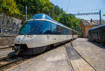 Gef�hrt von dem Panorama-Steuerwagen Ast 151 erreicht der MOB Regionalzug (R 2220) von Montreux nach Zweisimmen am 27.