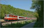 Die SBB Re 4/4 II 11109  Swiss-Express  mit einem umgeleiteten CNL bei Thayngen.