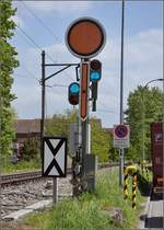 In der fast formsignalfreien Schweiz gibt es nebst dem Klettgau und der Rangierbahnhof Biel bei der Hafenbahn Kleinhünigen noch Widerständler...