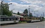 In der Regel weisen die Gleise in den Bahnhöfe keine Neigungen auf, einerseits zur Sicherheit beim Rangieren, bzw für die abgestellte Fahrzeuge, andererseits, um die Kräfte zerrende