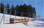 Die HGe 4/4 31 fhrt mit ihrem passenden Zug kurz vor Col-du-Soud talwrts.