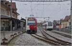 Ein TPF SURF ABe 2/4 - B - Be 2/4 wartet in Châtel St Denis auf die Abfahrt nach Montbovon. Im Hintergrund wartet ein weiterer Ein TPF SURF ABe 2/4 - B - Be 2/4 aus seinen Einsatz. Die Tage des Bahnhofs sind gezählt der  neue  bereits im Bau. 

28. Oktober 2019