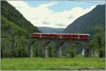 Das Markenzeichen der Berninabahn, der Brusio Kreisviadukt ist gar nicht so einfach aufs Bild zu bekommen.