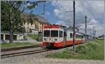 Nachdem der BDe 4/4 La Sagne in Richtung La Chaux-de-Fonds verlassen hat und bereits nicht mehr zu sehen ist, macht sich auch der BDe 4/4 N° 8 auf den Weg, um sein Ziel Les Ponts de Martel zu erreichen. 

27. Juni 2024