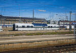 Das LUXON DomeCar CH-RADVE 61 85 89-90 003-3 der Gattung SRmz der Rail Adventure ist am 13 September 2022 beim Hauptbahnhof München abgestellt.