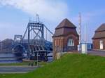 Die Kaiser-Wilhelm-Brcke in Wilhelmshaven am 16.04.2006.