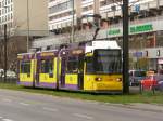 Wagen 1007 erreicht am 11.04.2012 den Alexanderplatz in Berlin.