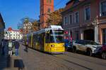 Als aussetzender Zug der Linie 68 zum Betriebshof Kpenick fhrt Wagen 2205 durch die Strae Alt-Kpenick.