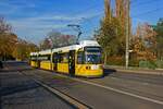 Einer der fr die Erffnung der Neubaustrecke Adlershof II beklebten Triebwagen, GTZ 2211 befhrt am 30.10.21 die Rampe zur Dammbrcke.