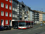 Bus 1070 mit Werbung fr einen lokalen Supermarkt.