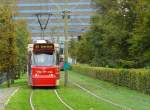 HTM TW 3103 Koningskade, Den Haag 26-10-2014.

HTM tram 3103 Koningskade, Den Haag 26-10-2014.