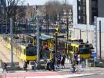 U-OV Strassenbahn 5002 en Haltestelle Utrecht CS. Jaarbeursplein, Utrecht 01-04-2016.

U-OV tram 5002 halte Utrecht CS. Jaarbeursplein, Utrecht 01-04-2016.
