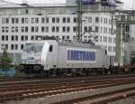 386 017-8 mit Containerzug von Hamburg-Waltershof Richtung CZ bei der Durchfahrt im Dresdener Hbf.14.07.2015