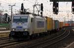 HHLA/Metrans 7 386 008-7 mit Containerzug festgehalten im Bremer Hbf.