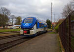 Der ČD „RegioShark“  844 005-9 (CZ-ČD 95 54 5 844 005-9), ein Dieseltriebzug vom Typ PESA LINK II, erreicht am 18.04.2023 als Os 17113 von Johanngeorgenstadt (Sachsen) kommend