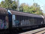 Habbins Transwaggon Vierachsiger grorumiger Schiebewandwagen mit Nummer33 RIV 80 D-TWA 2743 626-4 Gleis 1 Bahnhof Empel-Rees, Deutschland 18-10-2024.

Habbins gesloten goederenwagen van Transwaggon met nummer 33 RIV 80 D-TWA 2743 626-4 spoor 1 st ...