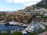 Port de Fontvieille, Monaco-Ville gesehen vom Place du Palais, Monaco 03-09-2018.