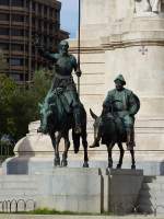 Don Quijote und Sancho Panza. Cervantes Denkmal auf der Plaza de Espaa in Madrid 28-08-2015

Monument voor de schrijver Miguel de Cervantes met beelden Don Quichot en Sancho Panza. Plaza de Espaa, Madrid 28-08-2015.