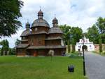 Holzkirche, Kloster Krekhiv, Ukraine 05-06-2017.