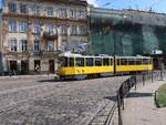 LKP (Львівське комунальне підприємство) LET (Lviv Elektro Trans) Strassenbahn1198 Tatra KT4D Baujahr 1983 ex-BVG Berlin 6075, Volodymyra Vynnychenka Strasse Lviv 15-08-2025.



LKP (Львівське комунальне підприємство) LET (Lviv Elektro Trans) tram 1198 Tatra KT4D bouwjaar 1983 ex-BVG Berlin 6075, Volodymyra Vynnychenka straat Lviv 15-08-2025.