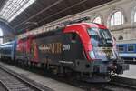 Mit ein IC nach Sopron wartet am 20 September 2017 GySEV 470 503 mit Wagner in Budapest-Keleti auf das Abfahrtsignal.