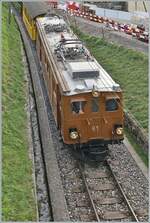  La DER de la Saison 2023  - die Bernina Bahn RhB Ge 4/4 81 der Blonay-Chamby Bahn mit dem  Velours -Express von Chaulin nach Vevey bei Cornaux unmittelbar vor der Einfahrt in den  Baye de Clarens