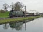 Durchfahrt der heißen Fuhre durch Bürglen mit Lok Ae 4/7 10950 der Swisstrain.