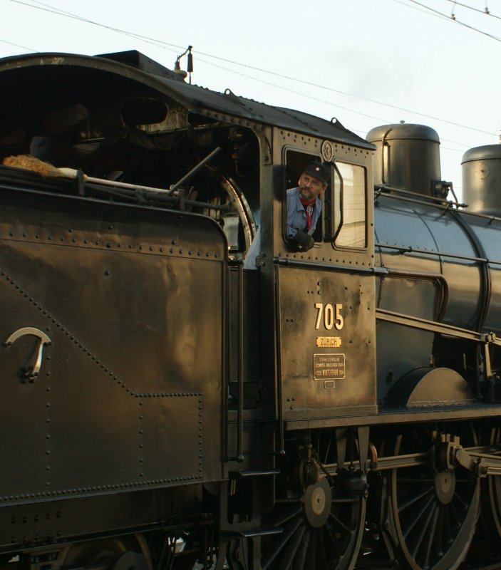  Wagelang  - sanft dampft die A 3/5 N 705 ihrem Zug entgegen.
16. November 2008